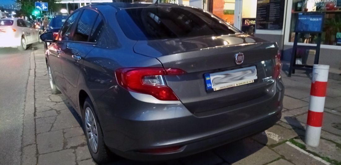 Fiat Tipo 2018 року бензин механіка сірий седан
